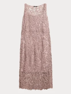 Abito con ricamo macramè