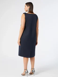 Abito in duchesse con ricami