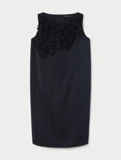 Abito in duchesse con ricami