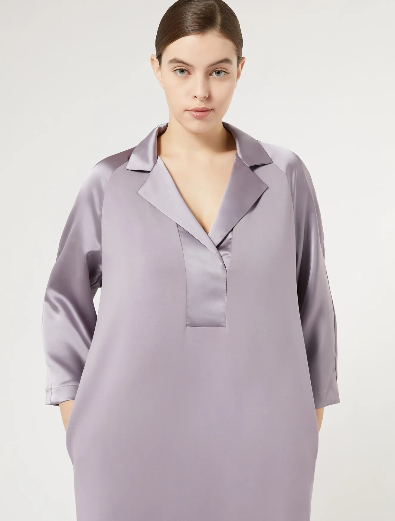 Abito lungo in jersey e raso