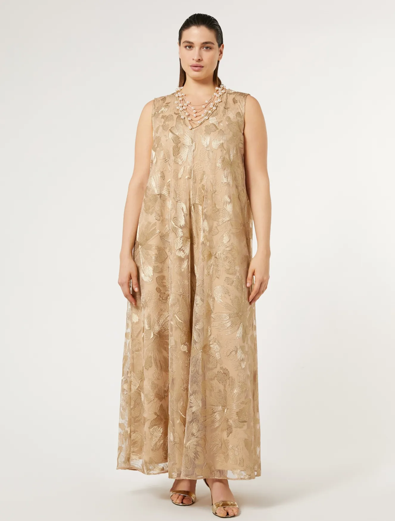 Abito lungo in tulle ricamato