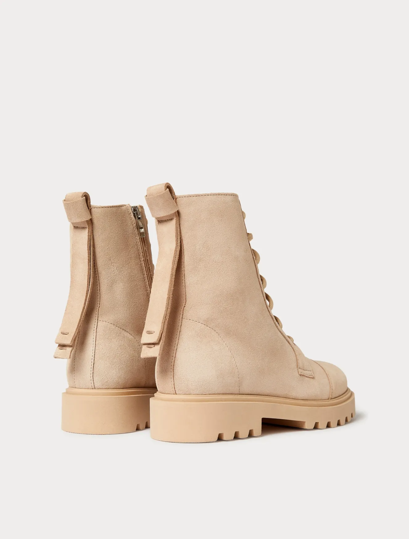 Anfibi in pelle scamosciata