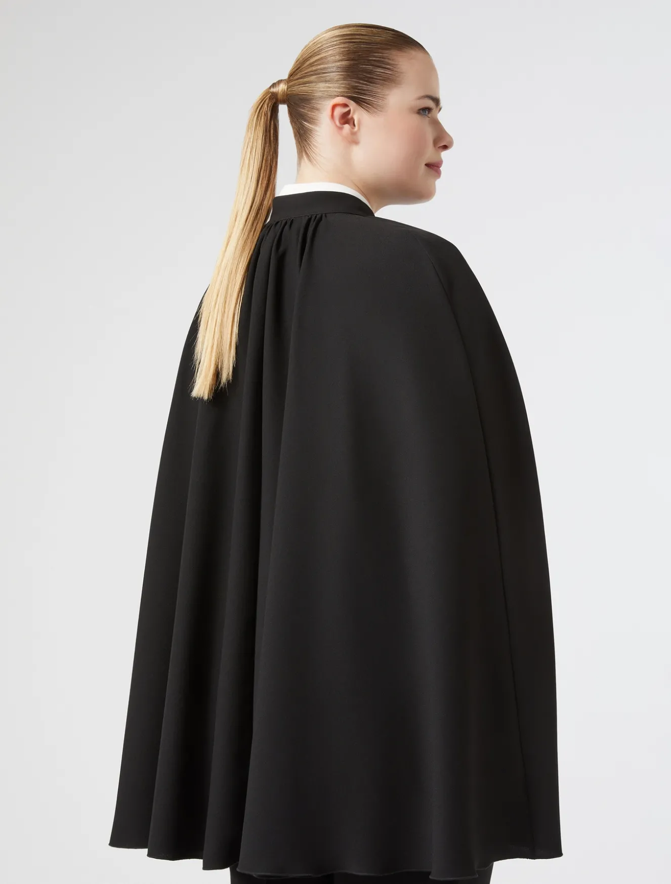 Cappa in crêpe envers satin