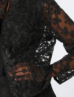 Casacca in tulle ricamato