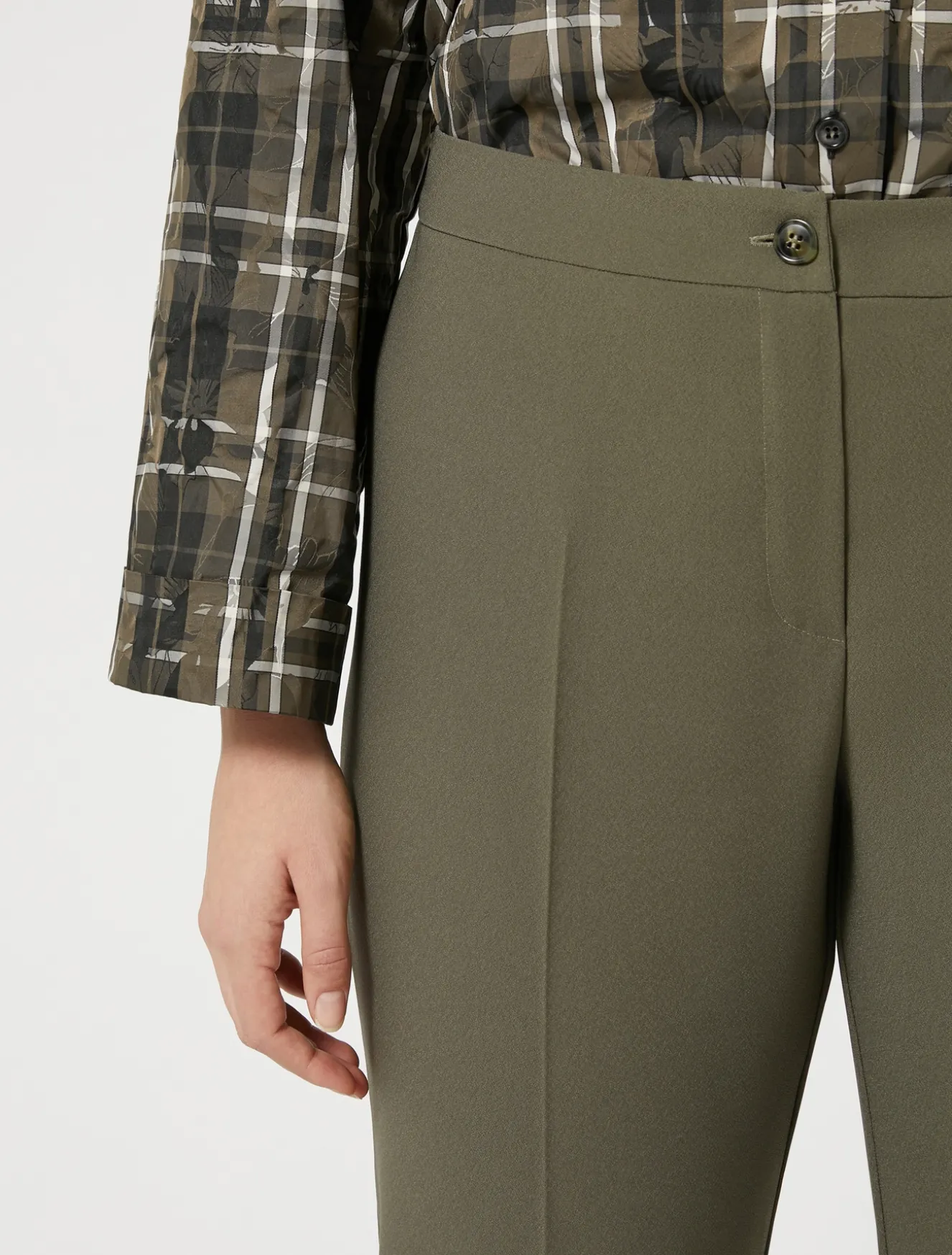 Pantaloni in crêpe di envers satin