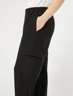 Pantaloni in crêpe di envers satin