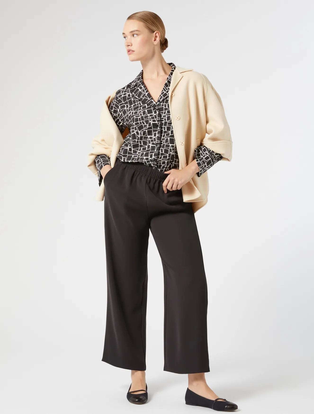 Pantaloni in crêpe envers satin