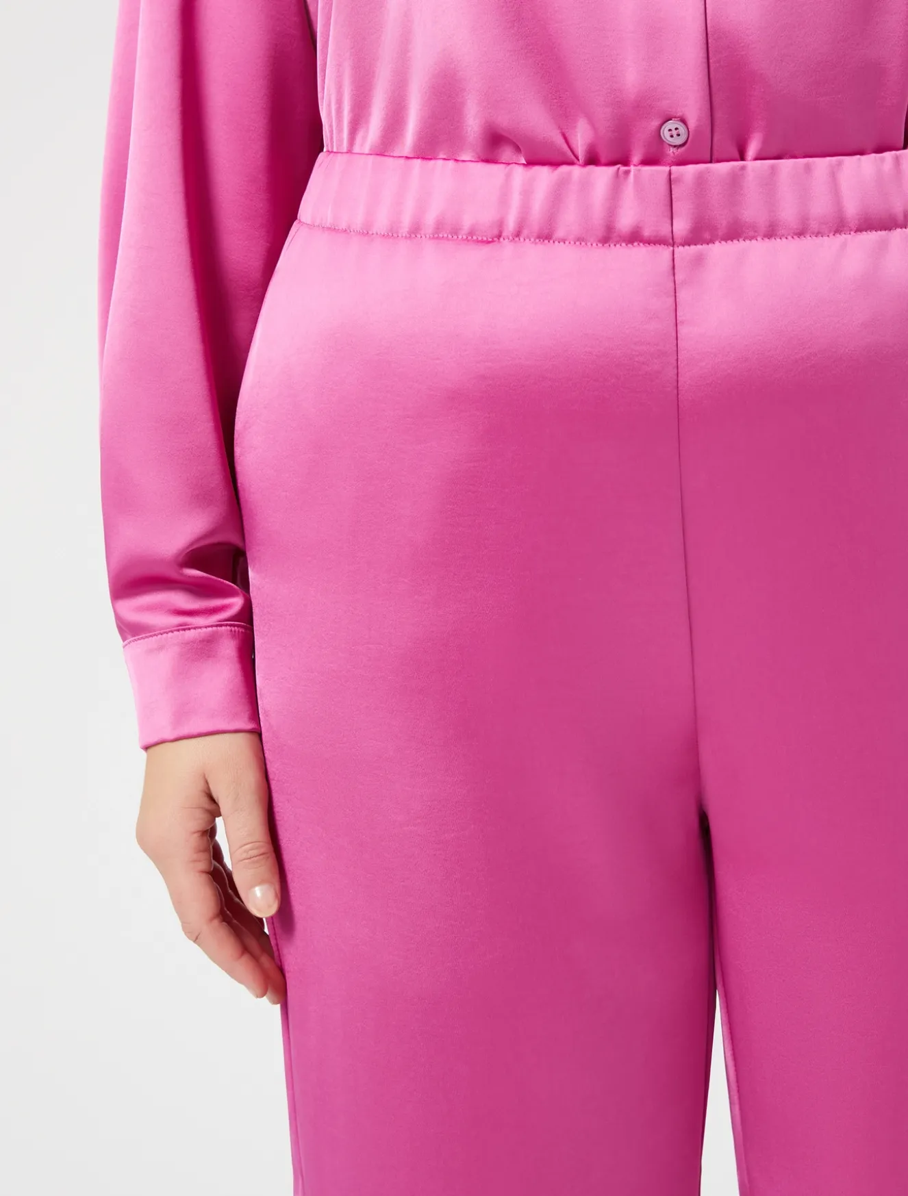 Pantaloni in raso fluido