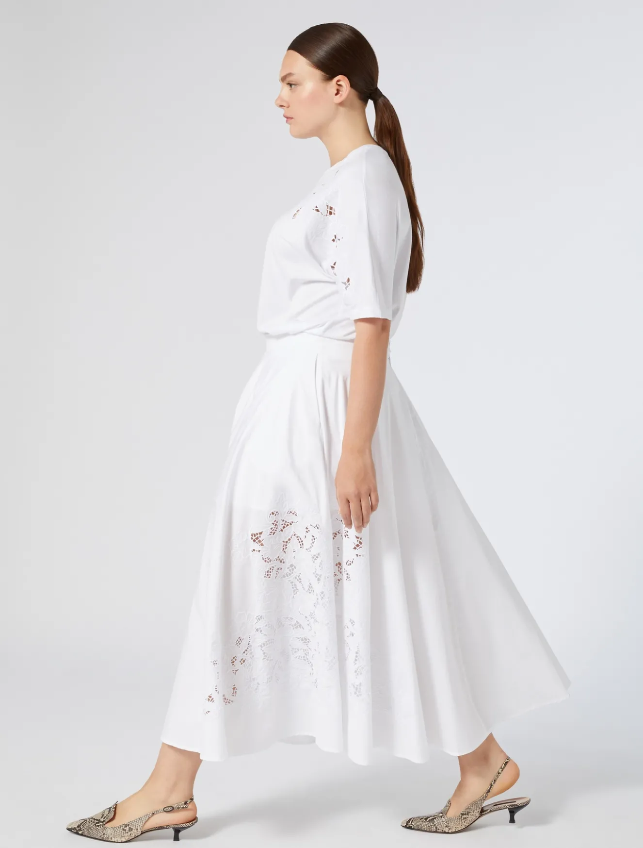 T-shirt in jersey con ricamo