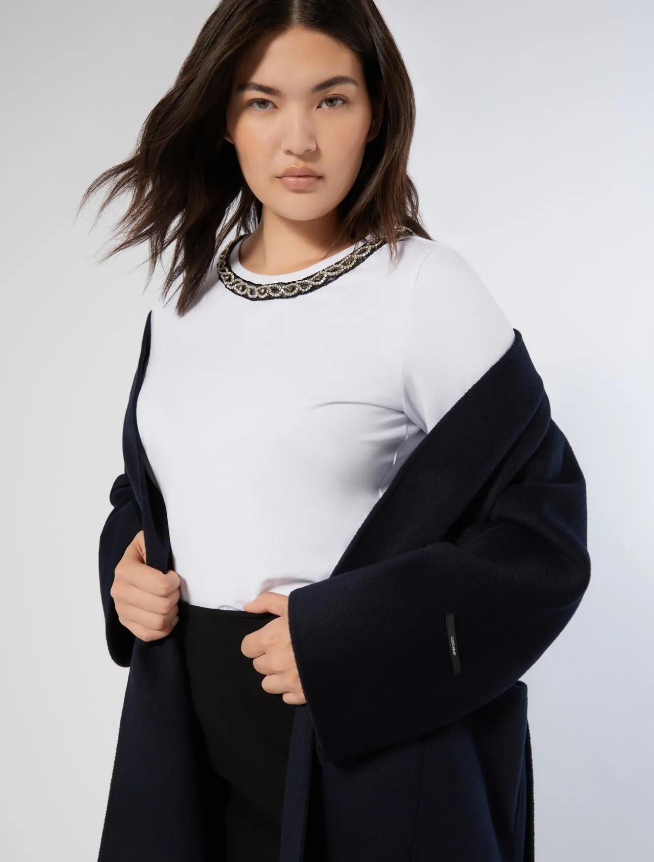 T-shirt in jersey con ricamo