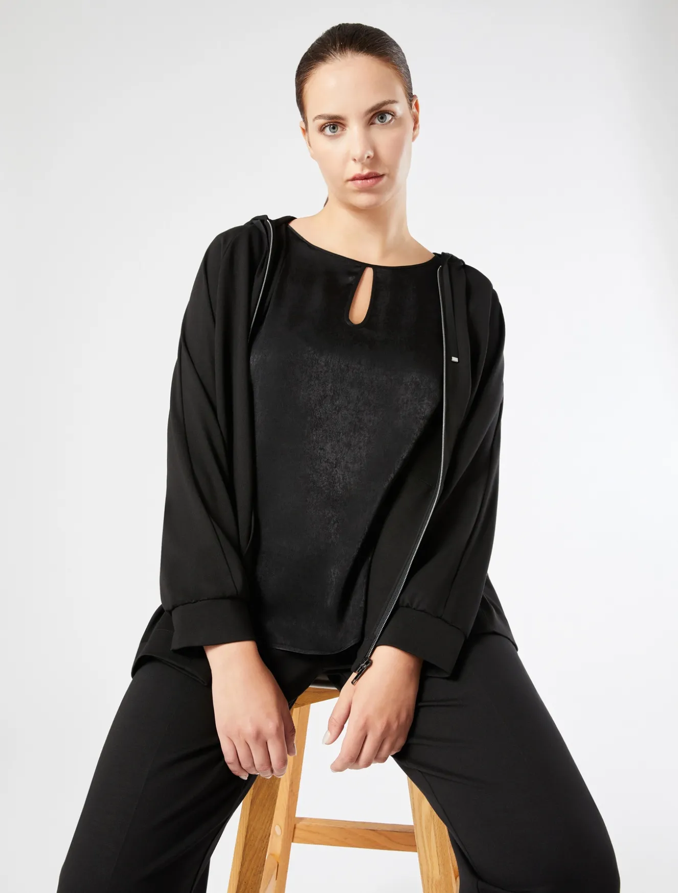 T-shirt in jersey di viscosa e raso